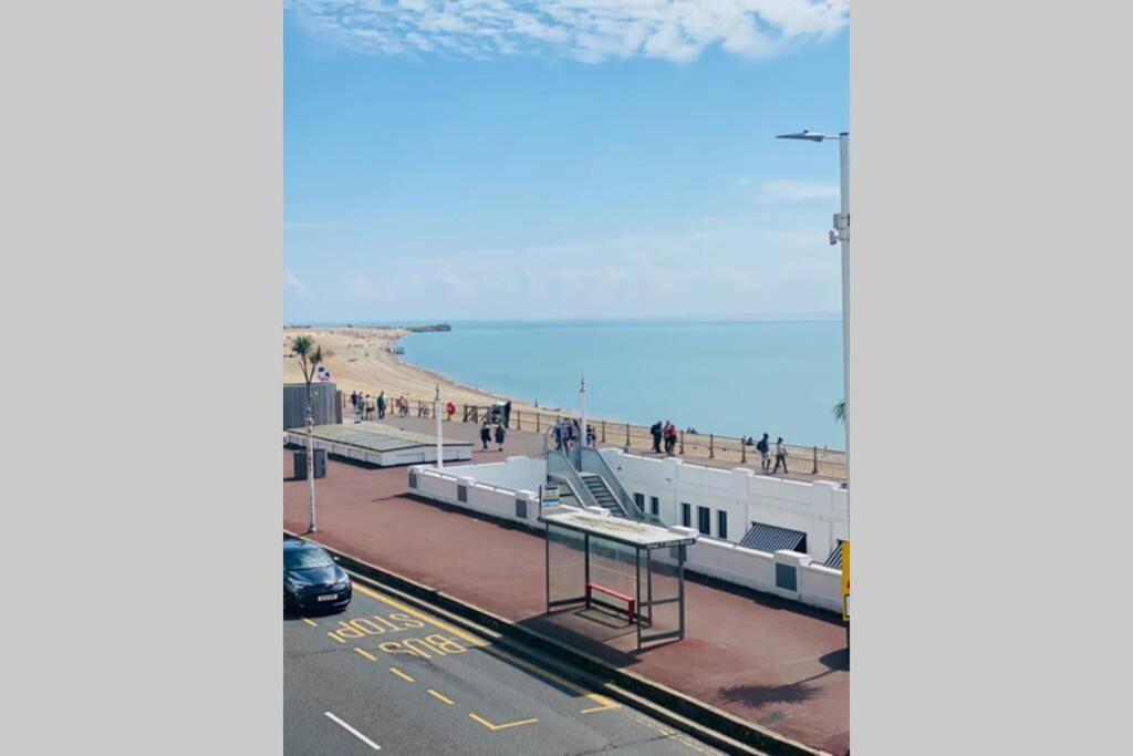 Lovely Seaside Town House เฮสติงส์ ภายนอก รูปภาพ