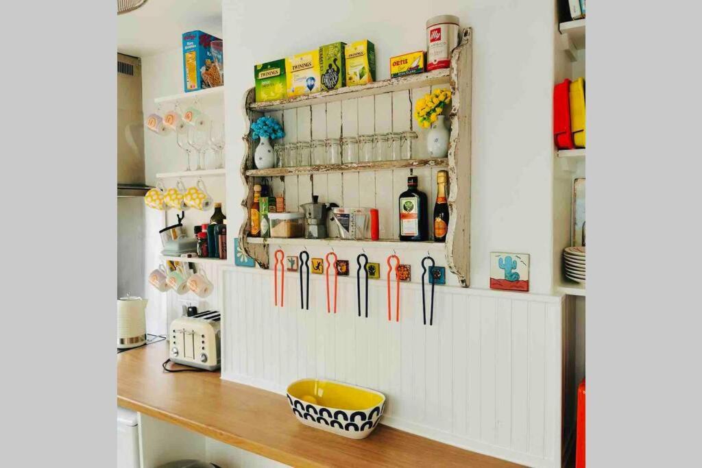 Lovely Seaside Town House เฮสติงส์ ภายนอก รูปภาพ