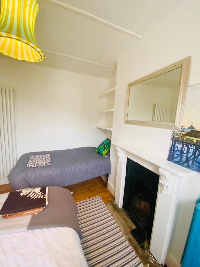 Lovely Seaside Town House เฮสติงส์ ภายนอก รูปภาพ